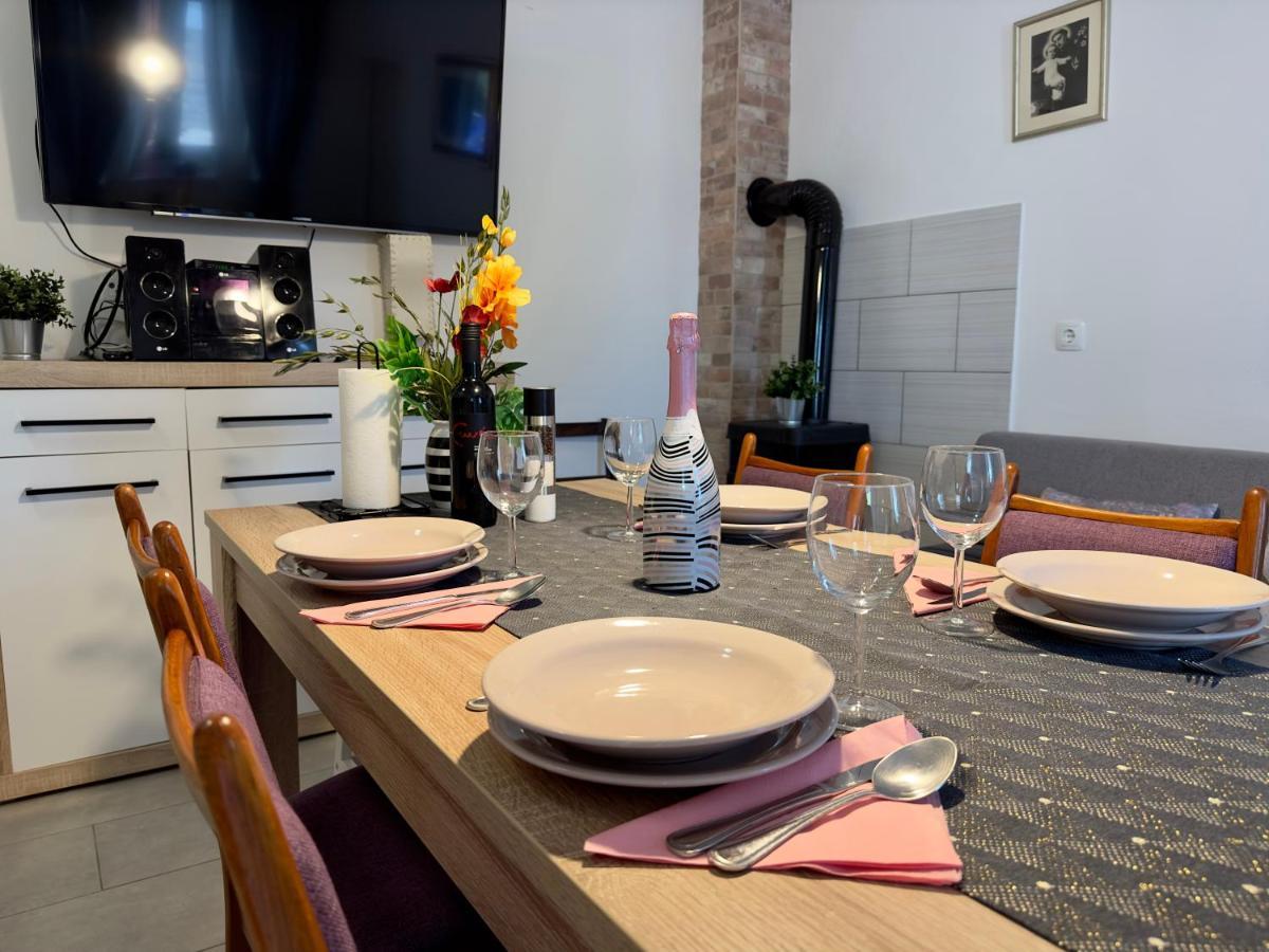 Matek Family & Studio Apartment 洛瓦尼斯卡 外观 照片